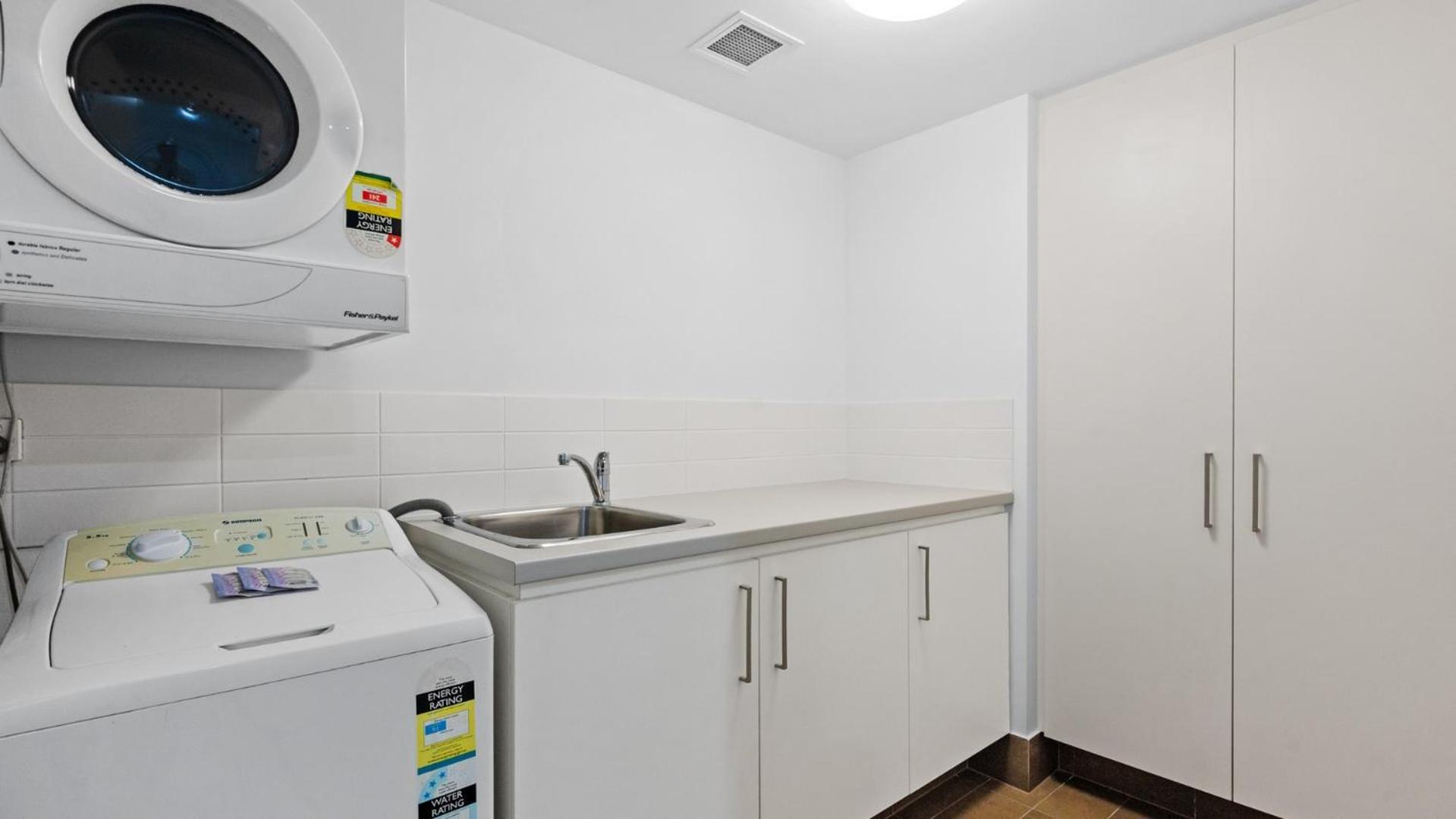 Seapoint 109 Apartment Мандура Екстериор снимка
