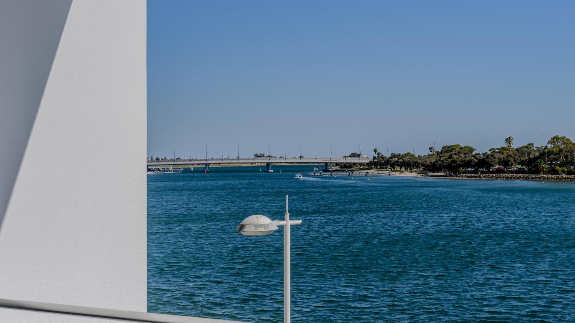 Seapoint 109 Apartment Мандура Екстериор снимка